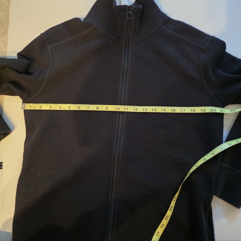 LULULEMON On Repeat Jacket Size 10. - Picture 7 of 15